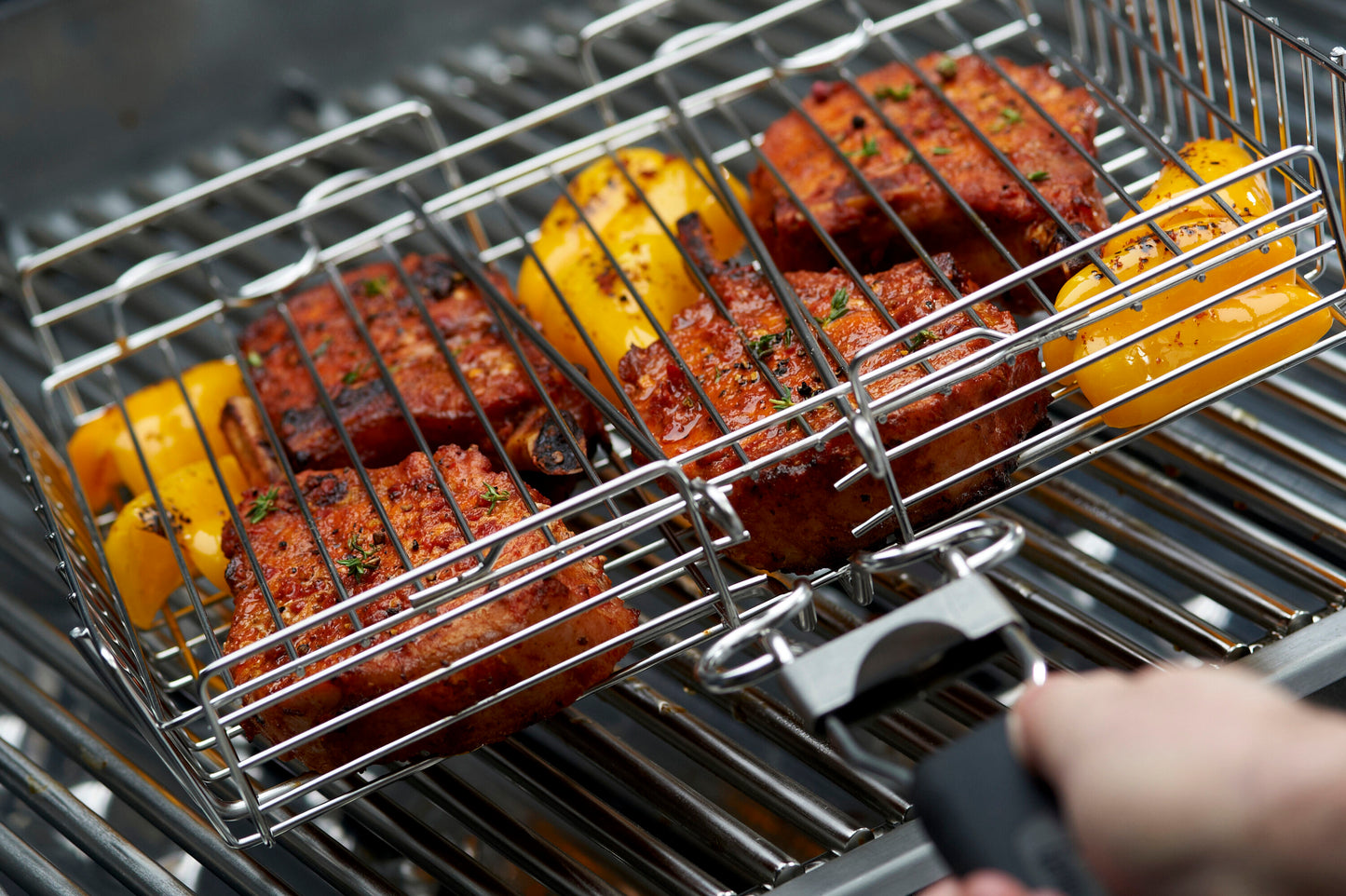 Panier à gril à poignée amovible