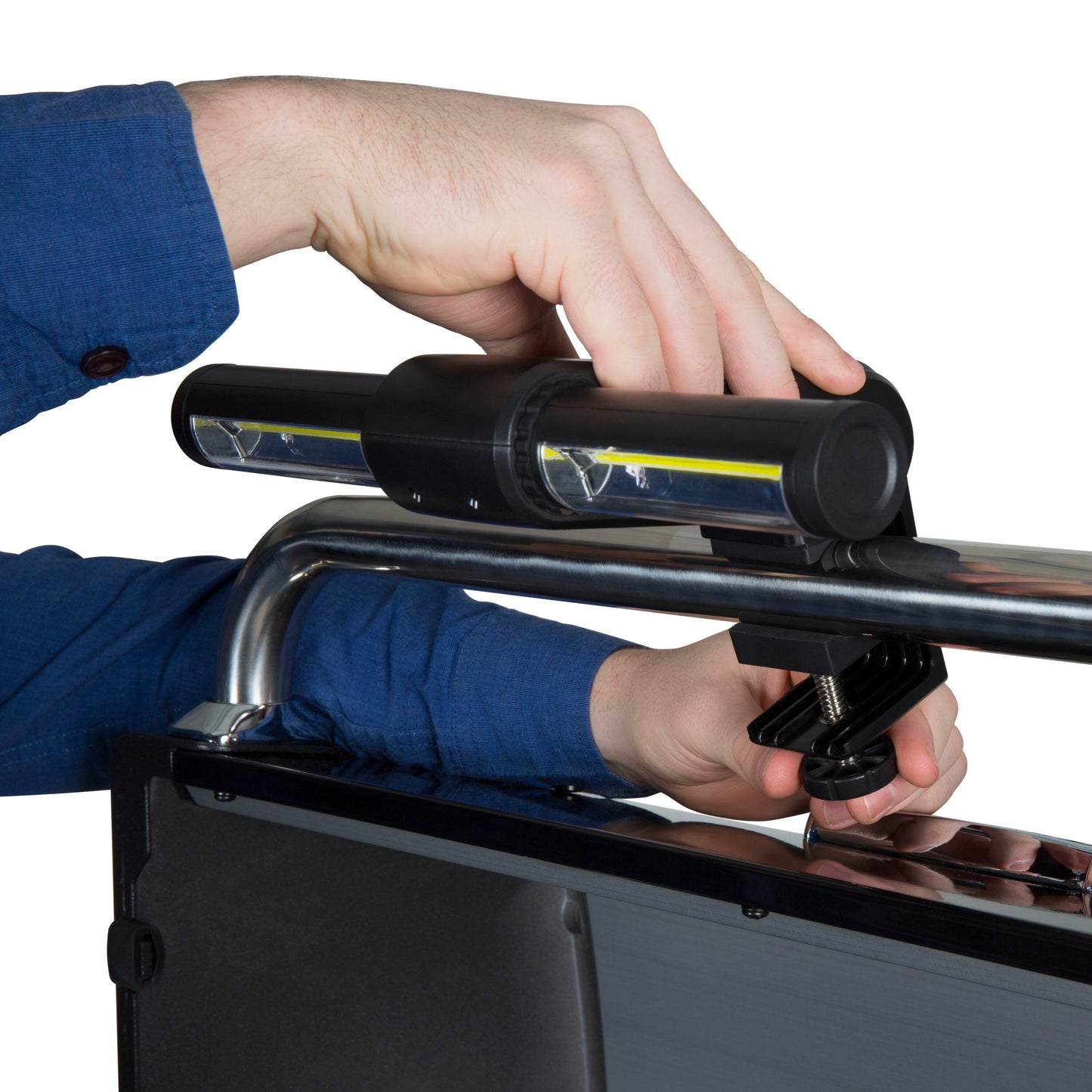 Éclairage et minuterie du gril montés sur la poignée